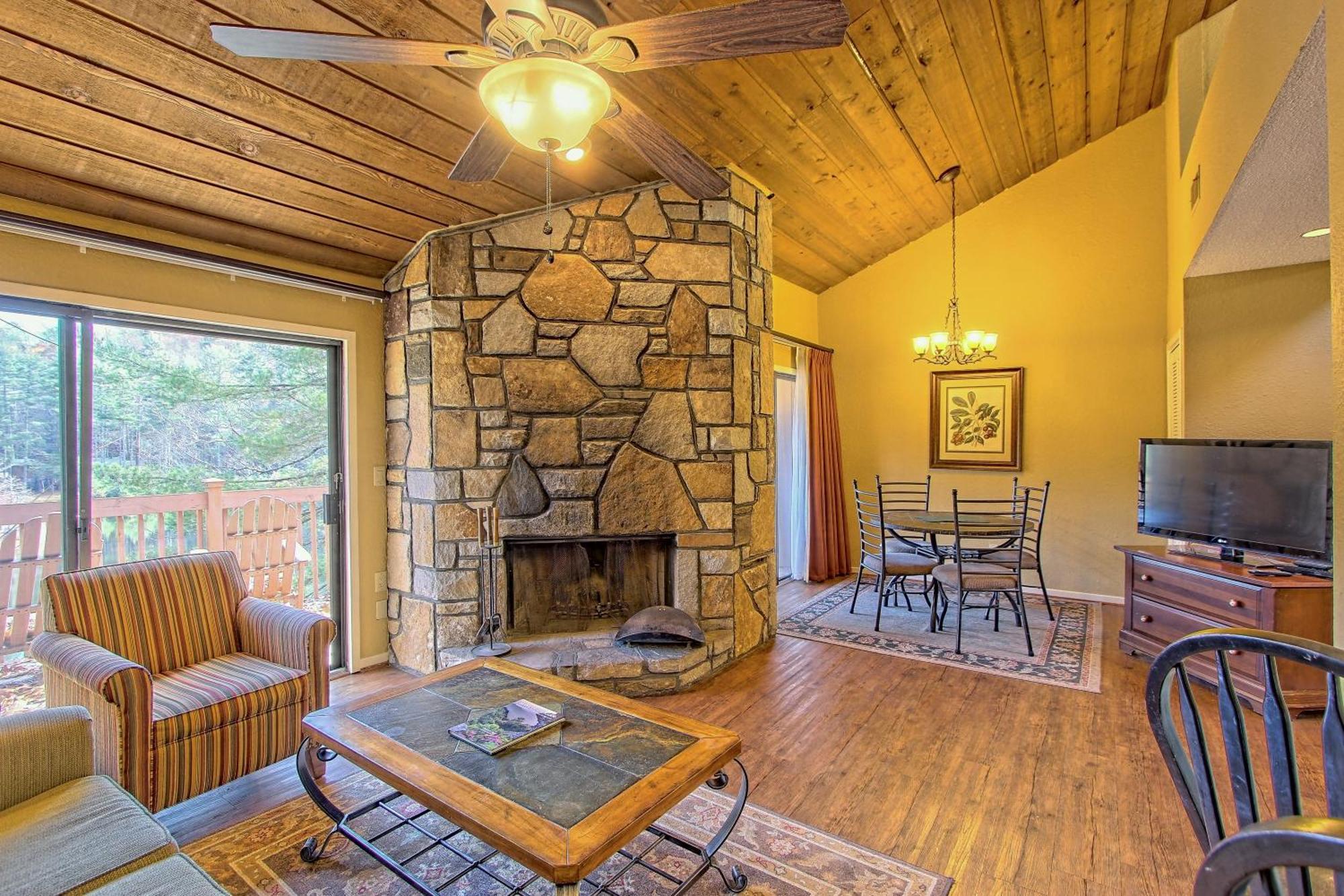 Foxhunt At Sapphire Valley Exterior foto