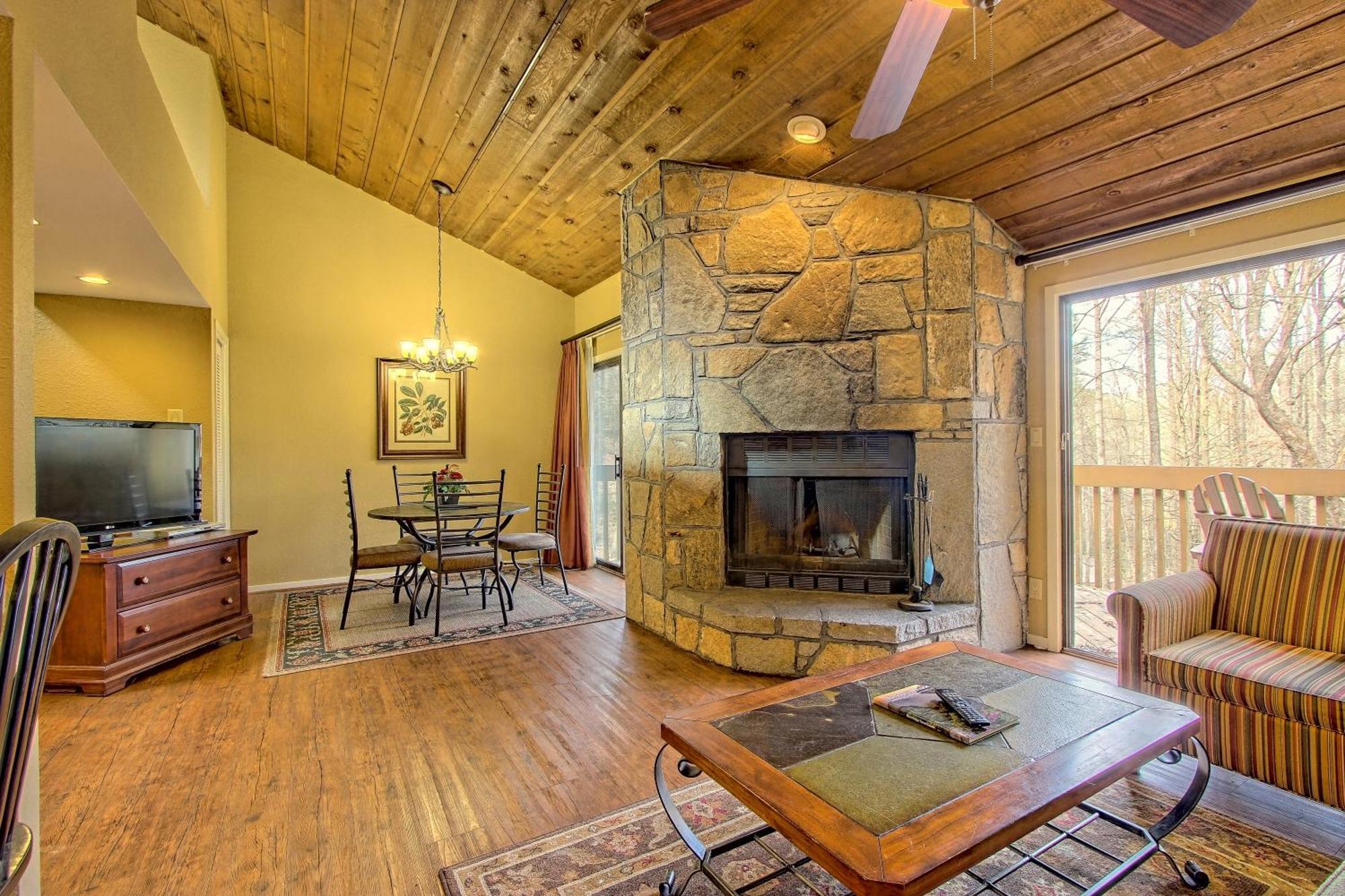 Foxhunt At Sapphire Valley Exterior foto